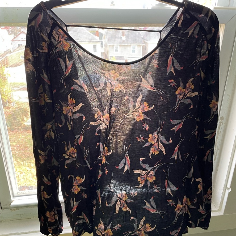 BACKLESS LONG SLEEVED TOP
